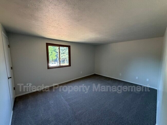 Building Photo - 3313 Dunbar Ave