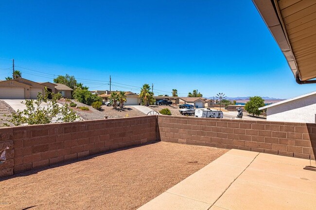 Frontyard Patio - 2351 Rainbow Ave N