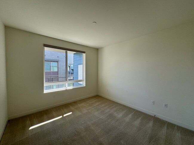 Building Photo - Stunning 2Bd/2Ba Condo in Heart of Irvine!