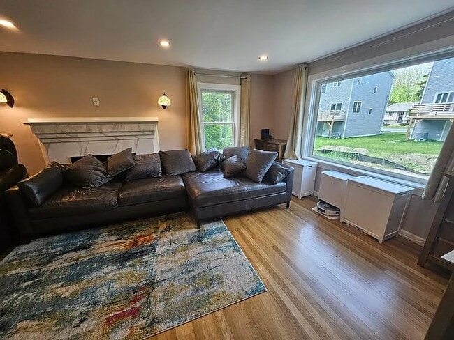 Primary Photo - 7 Darrow St
