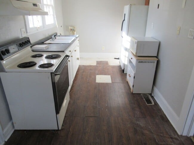 Building Photo - 1404 Maple St