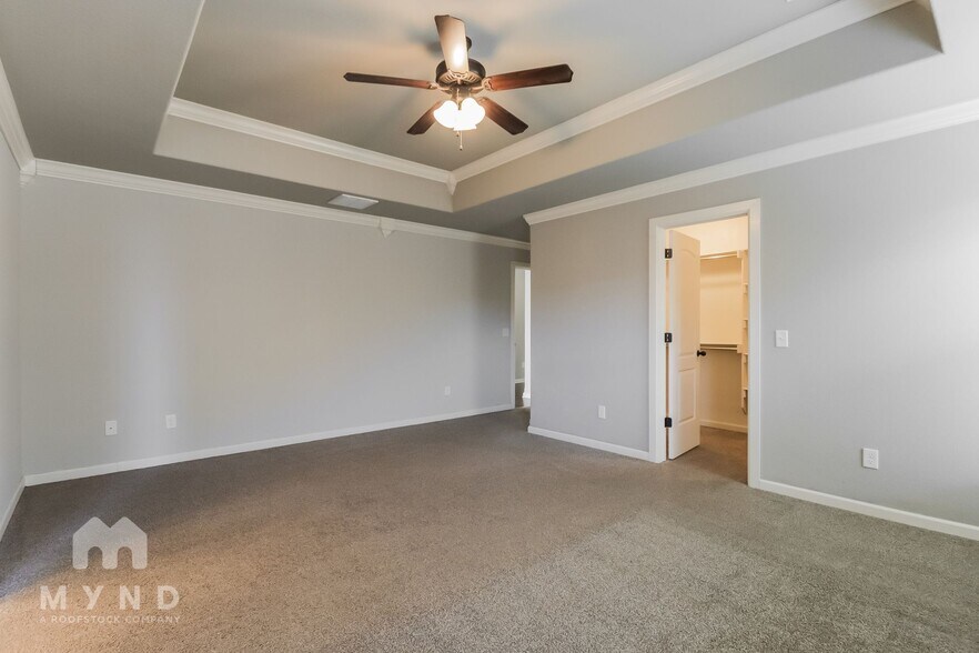 Building Photo - 2303 SW Worthington Ave