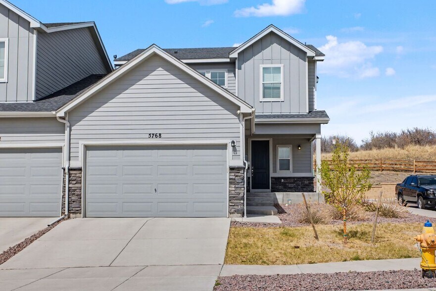 Building Photo - 5768 Heathland Terrace