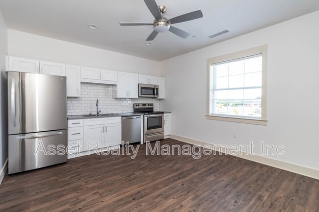 Building Photo - 1120 Franck St