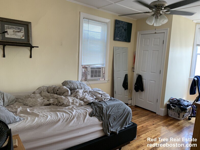 Building Photo - 41 Cross St