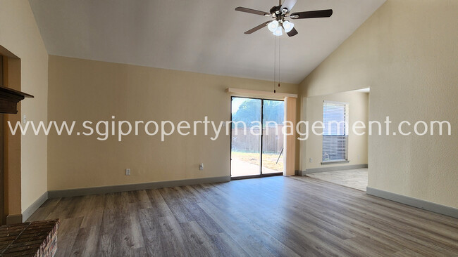 Building Photo - Great 4 bedroom Richardson home