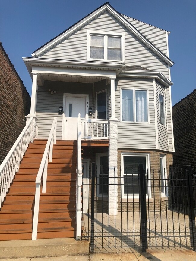 Building Photo - 3011 N Kedzie Ave