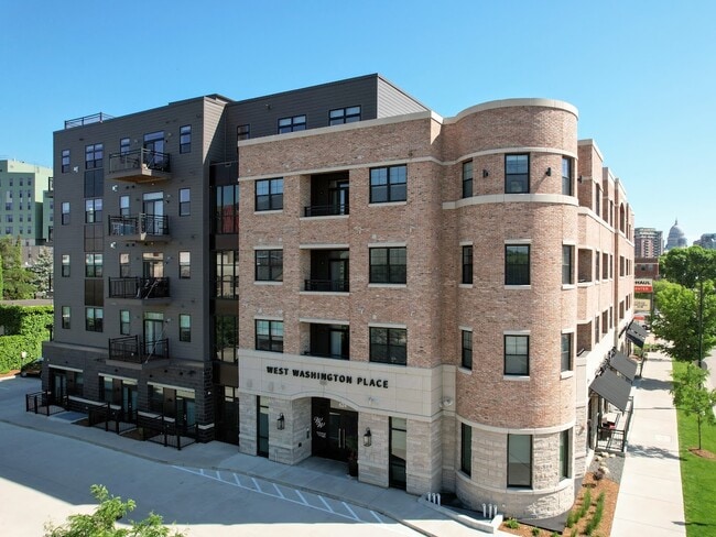 Building Photo - West Washington Place