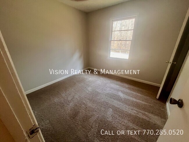 Building Photo - 27 Monroe Rd