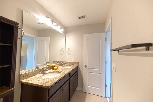 Building Photo - 600 Northern Way