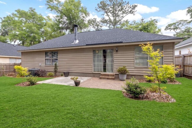 Building Photo - 307 Coffee Bluff Villa Rd