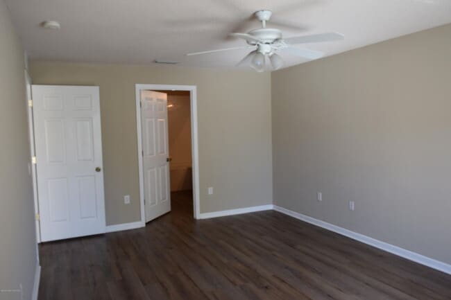 Building Photo - 458 Fitzsimmons St