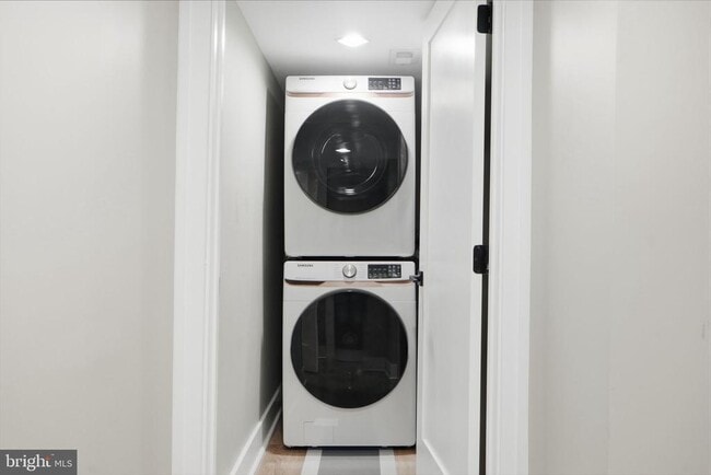 Building Photo - 6314 Barrs Ln