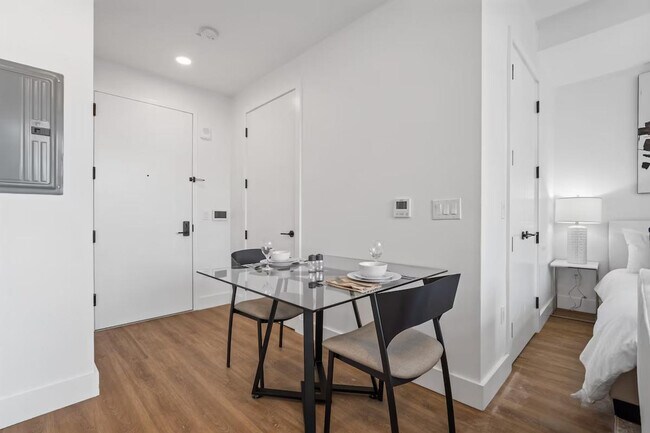 Building Photo - 2286 Cropsey Ave