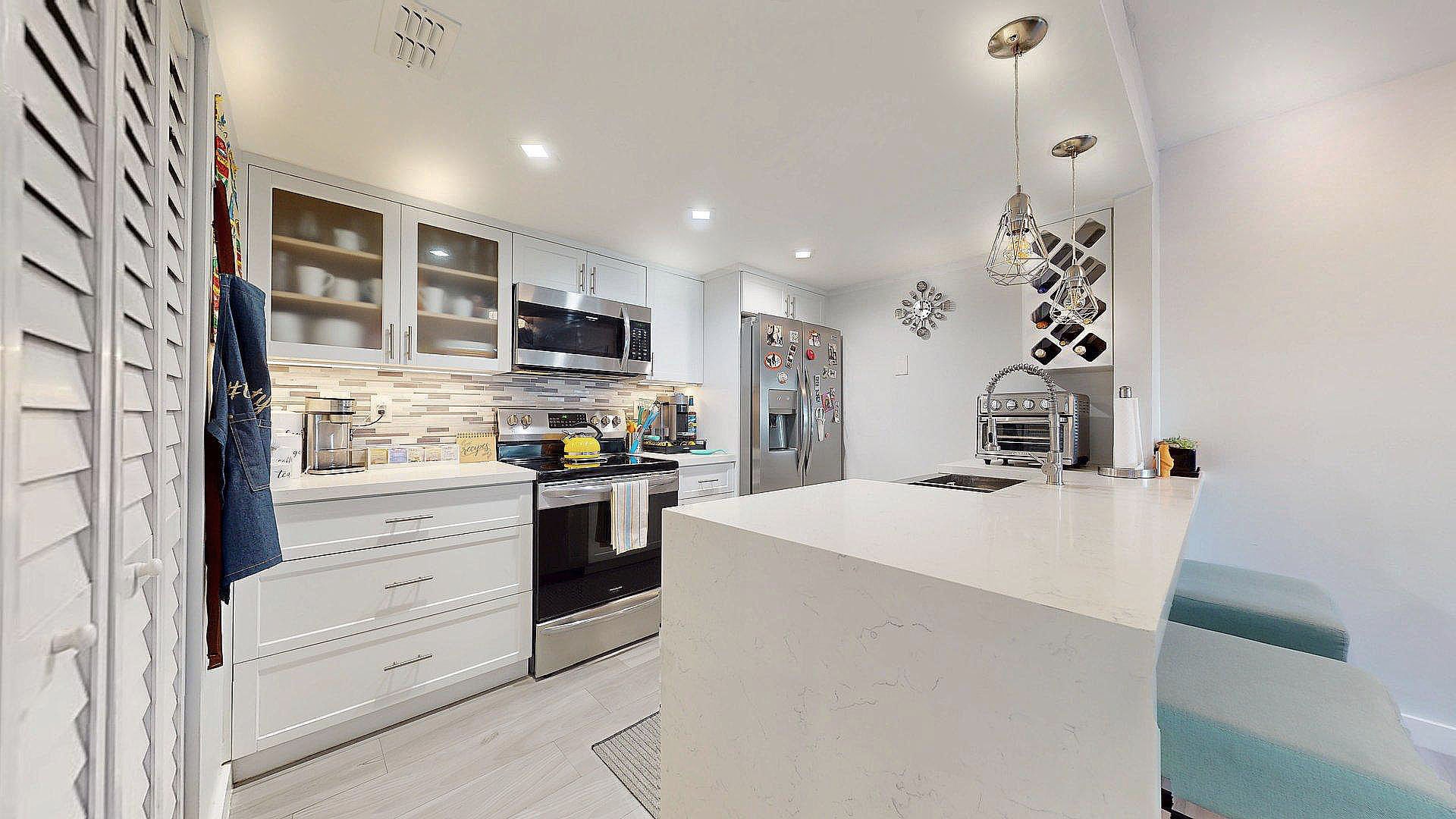 Building Photo - 6840 SW 45th Ln