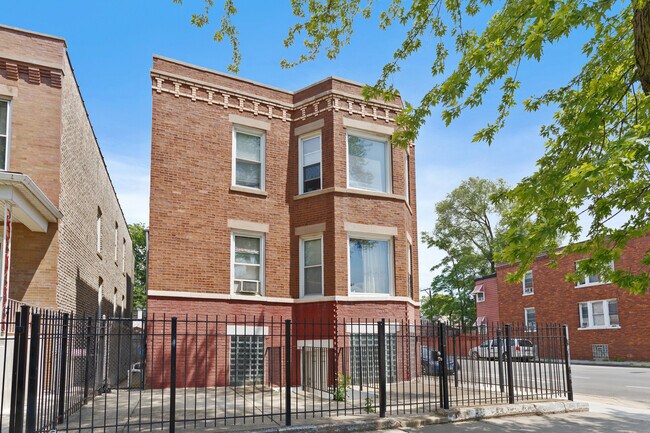 Building Photo - 3456 W Augusta Blvd