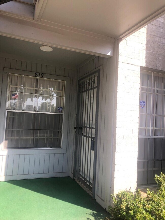 Building Photo - 3926 Summit Valley Dr