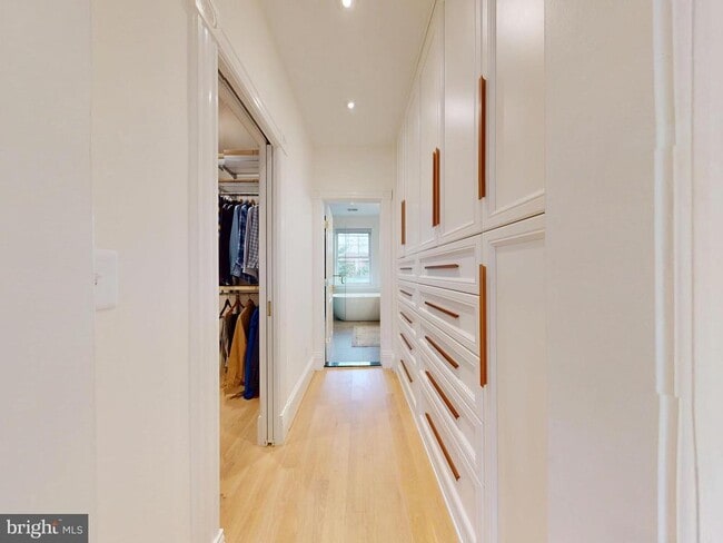 Building Photo - 1808 Riggs Pl NW