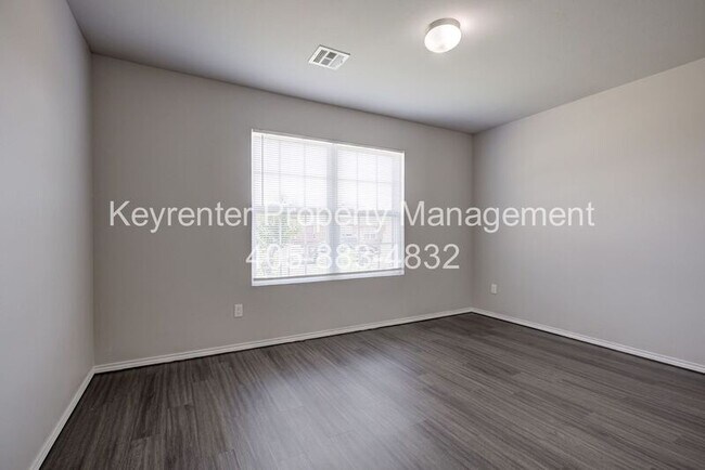Building Photo - 3516 SE 94th St