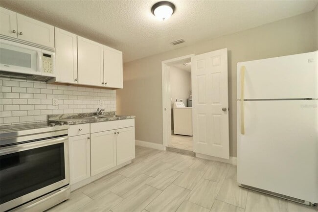 Building Photo - 611 Durango Way