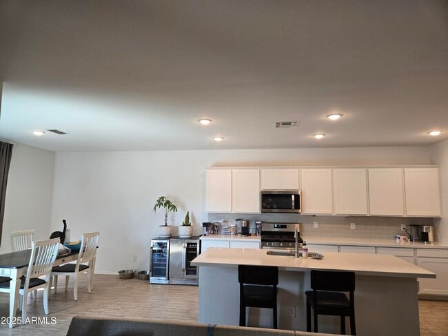 Building Photo - 11854 N Uphoff Dr