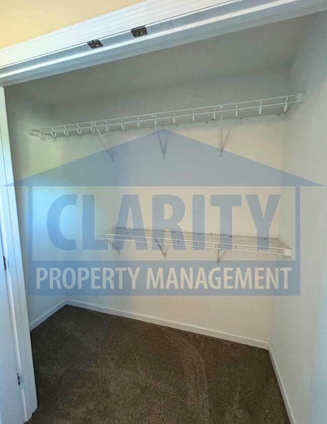Building Photo - Two bedroom townhome in North Cleveland