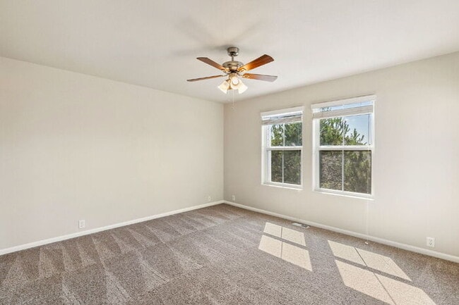 Building Photo - Granite Kitchen, Central AC, Oversized Gar...