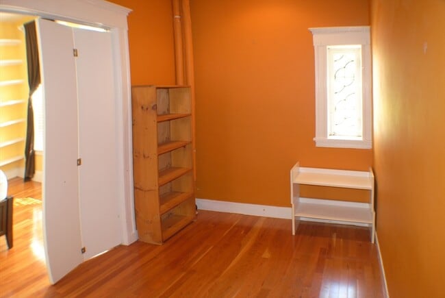 Building Photo - 22 Parkway Rd