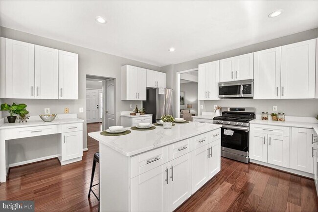 Building Photo - 9938 Timberknoll Ln