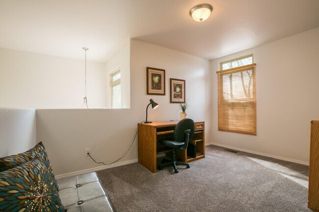 Building Photo - 3432 Del Agua Ct NE