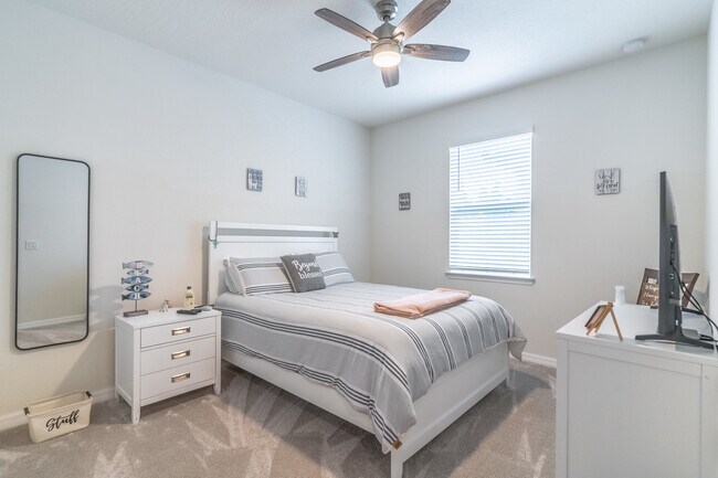 Building Photo - 2721 Chantilly Ave