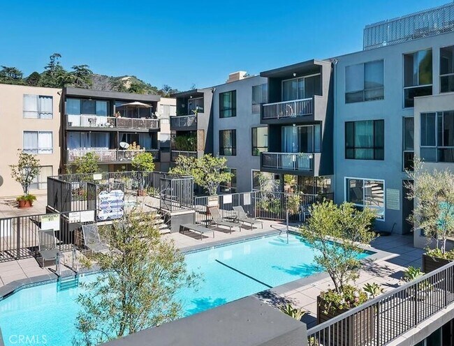Building Photo - 1745 Camino Palmero St