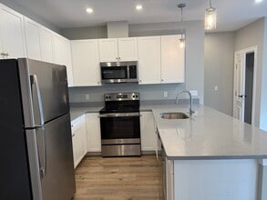 Building Photo - 3 Burke Ln