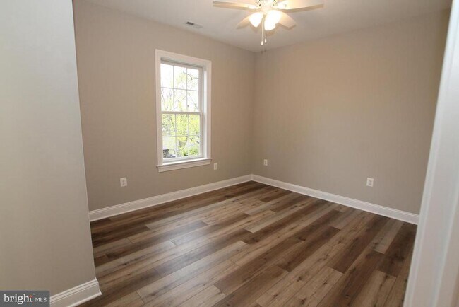 Building Photo - 301 Edgeboro Dr