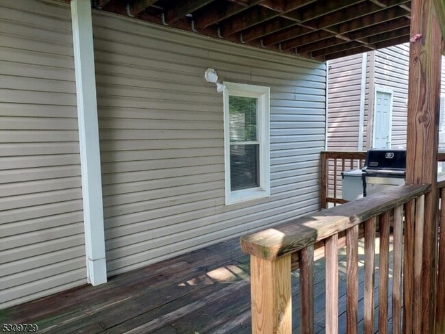 Building Photo - 138 Watchung Ave