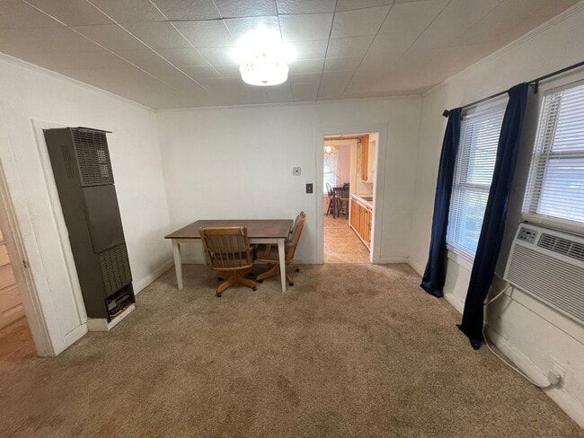 Building Photo - CUTE SHAWNEE RENT 2 OWN HOME