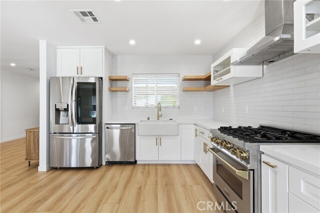 Building Photo - 17546 Kittridge St