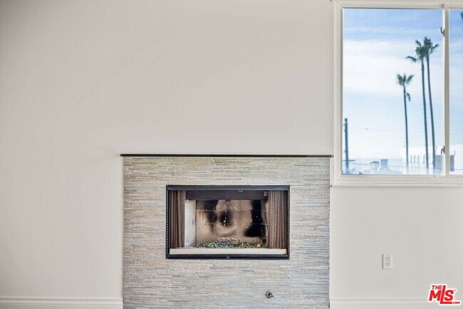 Building Photo - 30 Galleon St