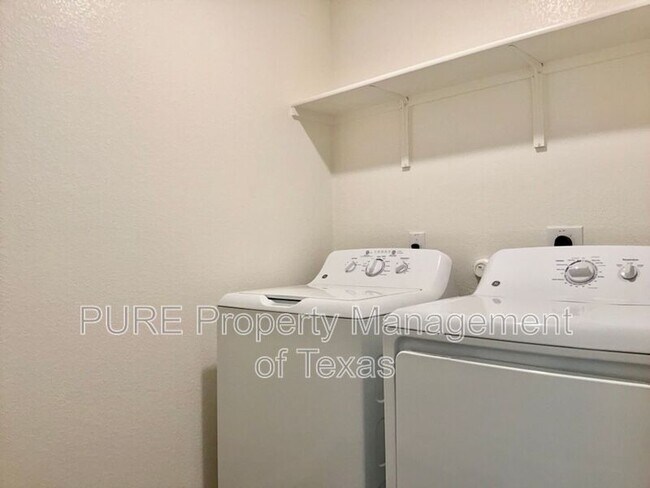 Building Photo - 203 Stonebrook Dr