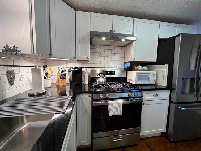 Building Photo - 15 Mill Pond Ln
