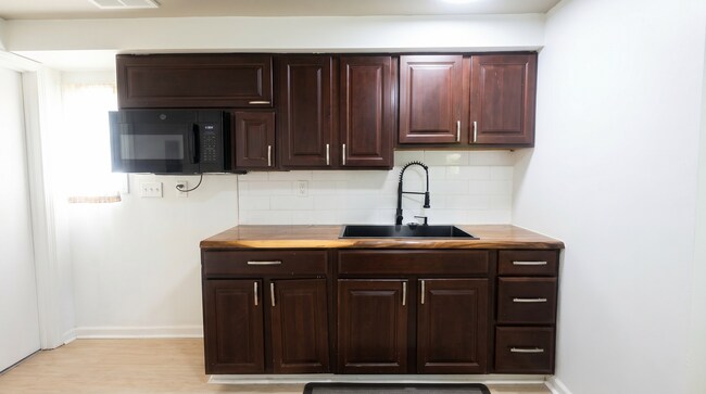 Building Photo - 3 bedroom 2 bathroom single family home | section 8 welcomed