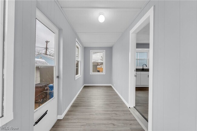 Building Photo - 3203 Ingleside Dr