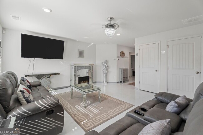 Building Photo - 321 Kirt's Ridge