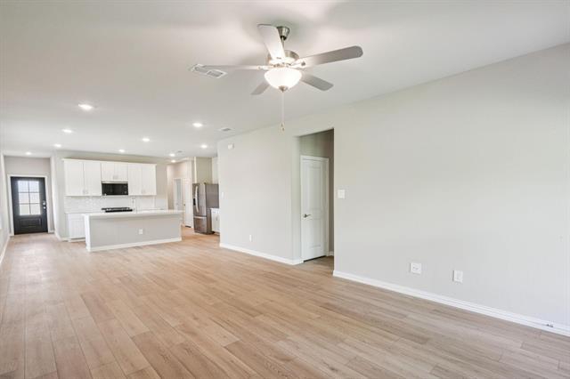 Building Photo - 711 Dotty Dr