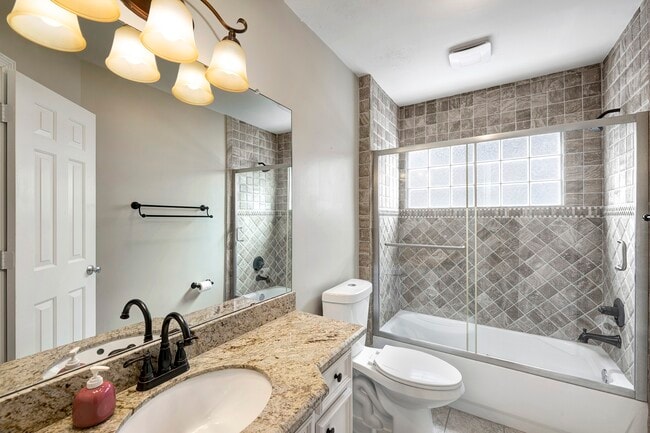 Building Photo - 3318 W Dallas St