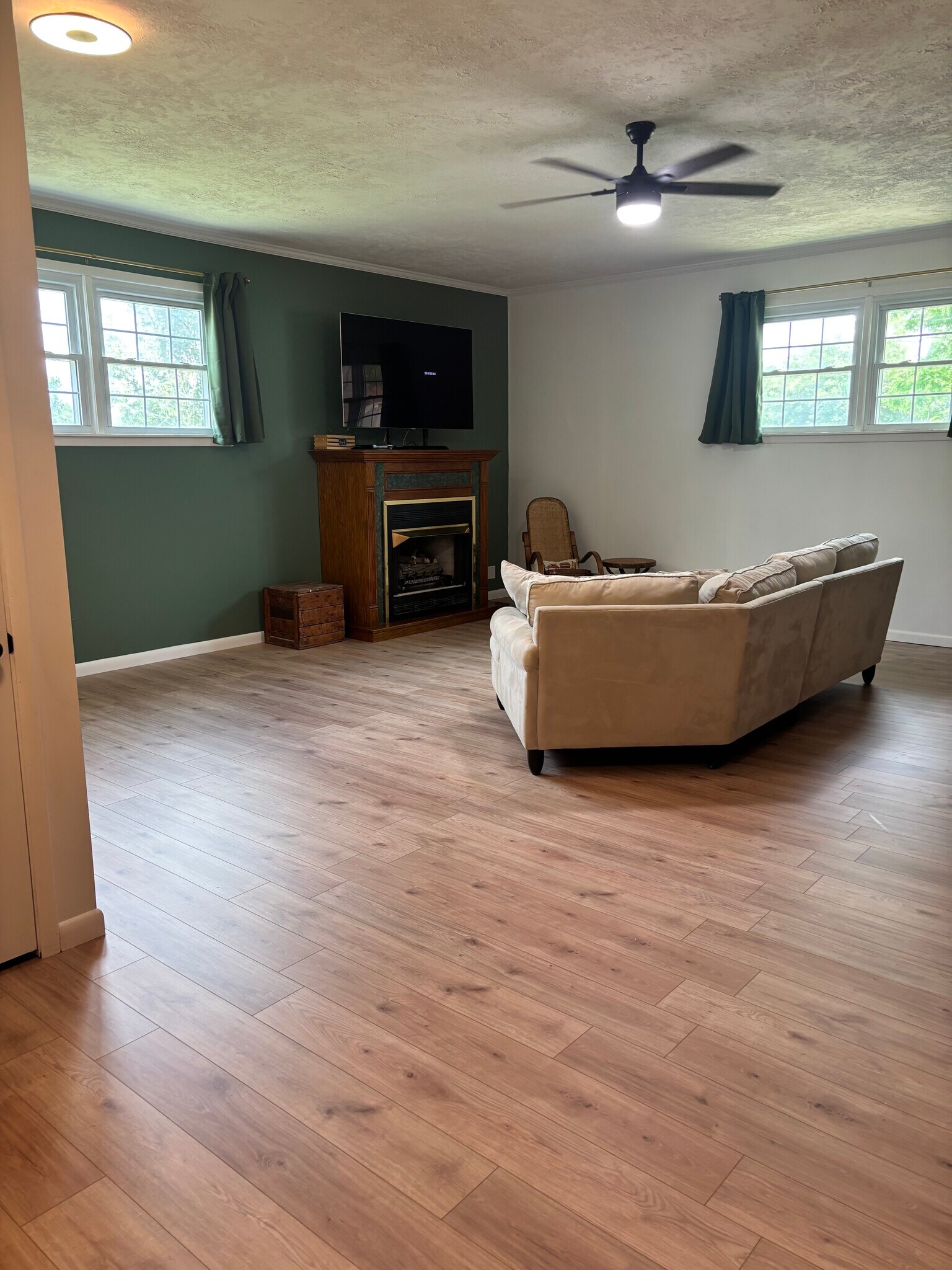 Bonus Room - 400 Colonial Dr