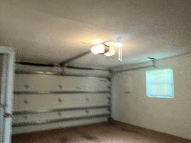 Building Photo - 2372 Abscott St