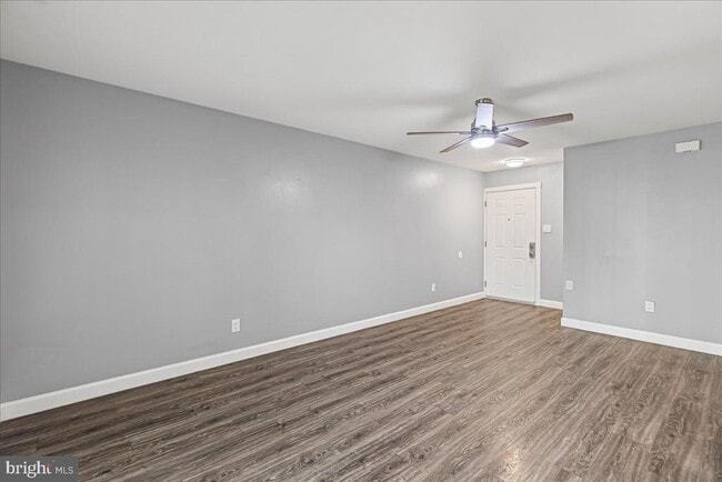 Building Photo - 148 Chelsea Cir