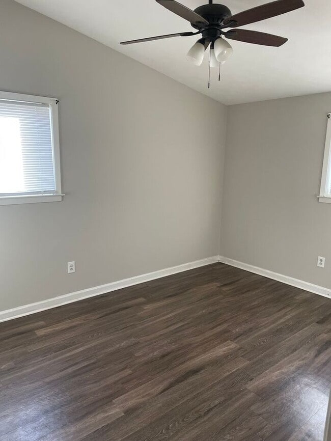 Building Photo - 3BR 1BA Home w/ Fenced Backyard & Patio • Stove-Ready Kitchen • Carport in Memphis