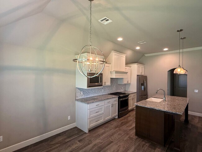 Building Photo - 18805 Trailview Way